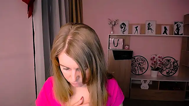 Snapshot of Hot_Milady chatting on 01/16/25, 08:11 Hot Milady online show from 01/16/25, 08:11