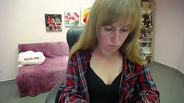 Snapshot of Hot_Milady chatting on 10/03/25, 07:10 Hot Milady online show from 10/03/25, 07:10