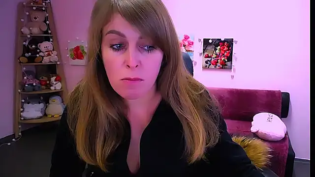 Hot Milady online show from 02/12/26, 08:36