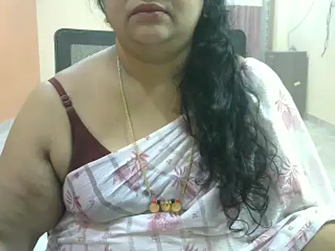 Snapshot of Naughty_Nityaa chatting on 02/13/25, 12:13 Naughty Nityaa online show from 02/13/25, 12:13
