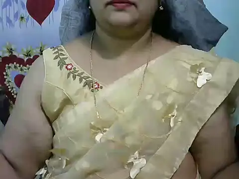 Snapshot of Naughty_Nityaa chatting on 03/07/25, 04:55 Naughty Nityaa online show from 03/07/25, 04:55