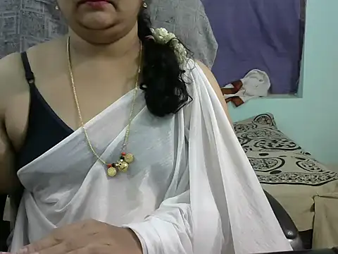 Snapshot of Naughty_Nityaa chatting on 03/04/25, 11:54 Naughty Nityaa online show from 03/04/25, 11:54