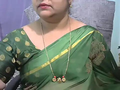 Snapshot of Naughty_Nityaa chatting on 03/04/25, 05:42 Naughty Nityaa online show from 03/04/25, 05:42