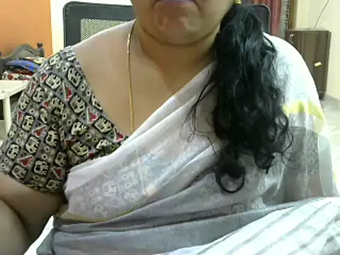 Snapshot of Naughty_Nityaa chatting on 02/17/25, 02:17 Naughty Nityaa online show from 02/17/25, 02:17