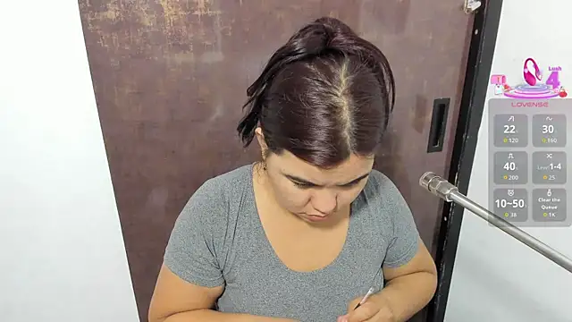 klhoe boobs online show from 05/09/26, 03:32