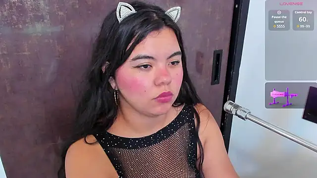 Snapshot of klhoe_boobs chatting on 02/18/26, 03:59 klhoe boobs online show from 02/18/26, 03:59