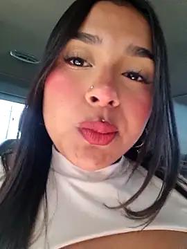 Snapshot of Mariangel_11 chatting on 10/18/25, 02:19 Mariangel 11 online show from 10/18/25, 02:19