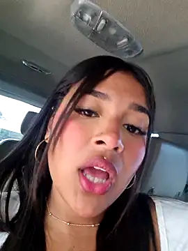Snapshot of Mariangel_11 chatting on 10/13/25, 03:57 Mariangel 11 online show from 10/13/25, 03:57