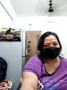 Snapshot of zeepe19 chatting on 09/14/25, 04:13 zeepe19 online show from 09/14/25, 04:13