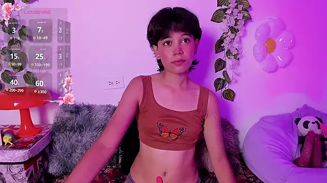 Snapshot of fernanda_indie chatting on 11/04/25, 10:13 fernanda indie online show from 11/04/25, 10:13