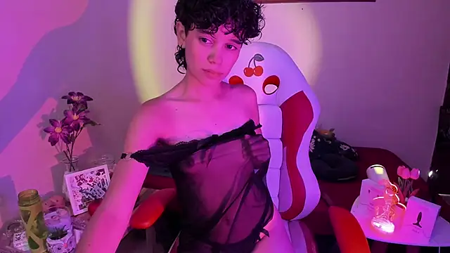 Snapshot of fernanda_indie chatting on 02/17/25, 05:23 fernanda indie online show from 02/17/25, 05:23