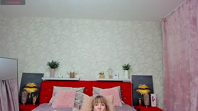 Snapshot of KattyPeachX chatting on 06/02/26, 01:05 KattyPeachX online show from 06/02/26, 01:05