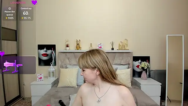 Snapshot of KattyPeachX chatting on 03/17/25, 06:07 KattyPeachX online show from 03/17/25, 06:07