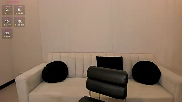 ValeriaRoldanX online show from 06/17/26, 12:04