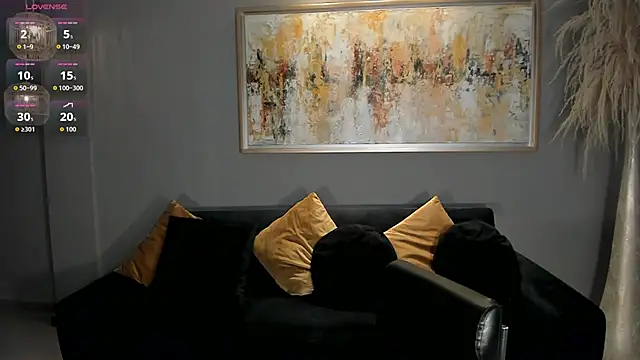 Snapshot of ValeriaRoldanX chatting on 05/04/26, 12:08 ValeriaRoldanX online show from 05/04/26, 12:08