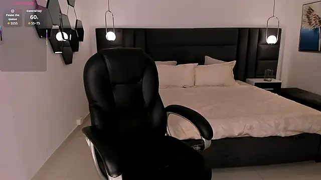 ValeriaRoldanX online show from 10/29/25, 03:27