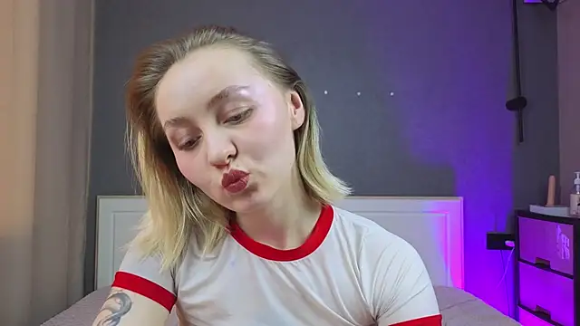 Snapshot of Your_Auggie chatting on 02/05/25, 12:38 Your Auggie online show from 02/05/25, 12:38