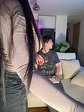 tiana nave online show from 04/04/26, 03:02