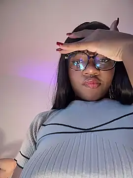 tiana nave online show from 03/02/26, 01:39