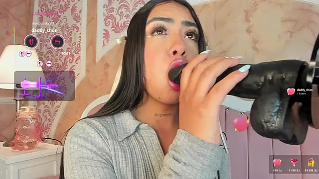 Snapshot of Sofia_fantasyy chatting on 11/20/25, 12:39 Sofia fantasyy online show from 11/20/25, 12:39