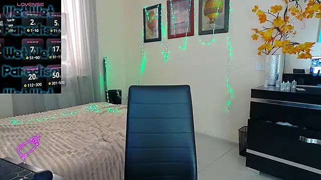 Lillianhot68 online show from 11/23/25, 10:47