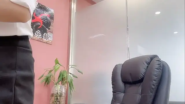 QianF-666 online show from 10/30/25, 02:21