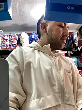 JuanZapata33 online show from 10/12/25, 07:15