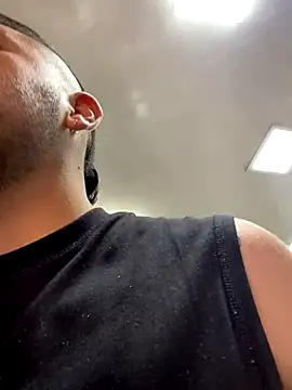 JuanZapata33 online show from 09/13/25, 09:48