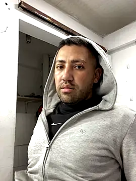 JuanZapata33 online show from 10/17/25, 10:11