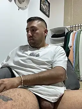 JuanZapata33 online show from 02/19/25, 08:10