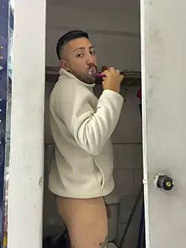 JuanZapata33 online show from 01/17/26, 11:30