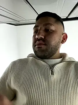 JuanZapata33 online show from 12/16/25, 02:16