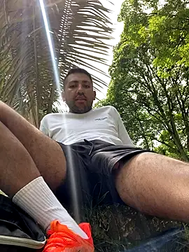 JuanZapata33 online show from 11/20/25, 05:13