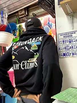 JuanZapata33 online show from 11/11/25, 09:42