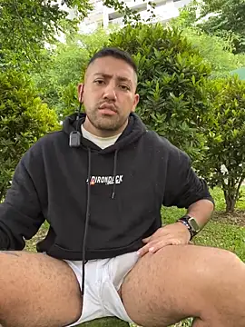 JuanZapata33 online show from 10/28/25, 09:25