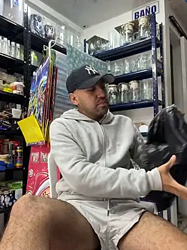 JuanZapata33 online show from 02/17/26, 05:43