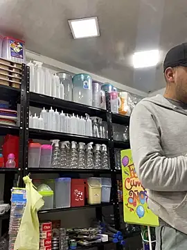 JuanZapata33 online show from 11/23/25, 08:19