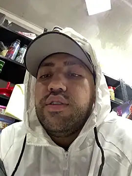 JuanZapata33 online show from 03/04/25, 11:11