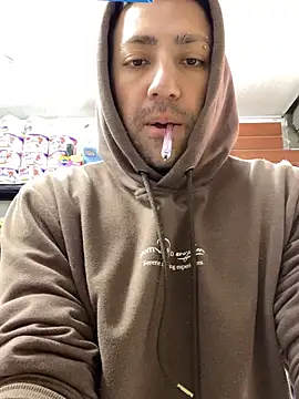 JuanZapata33 online show from 09/09/25, 03:54