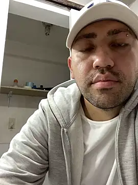 JuanZapata33 online show from 10/07/25, 11:06