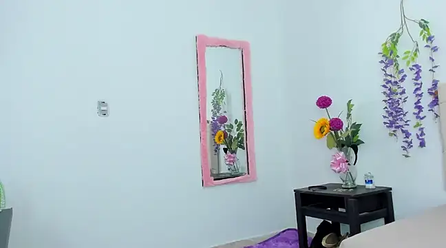  Melany1 online show from 03/04/25, 10:27