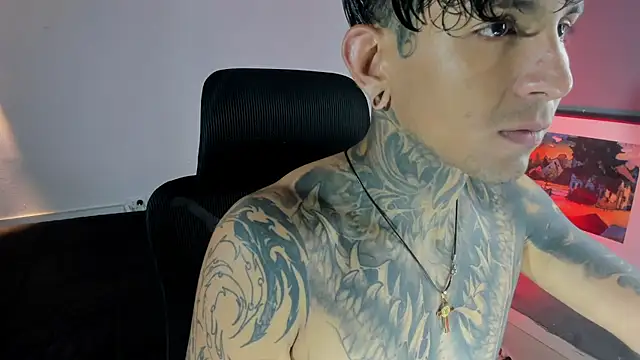 Travistanner 28 online show from 11/26/25, 02:11