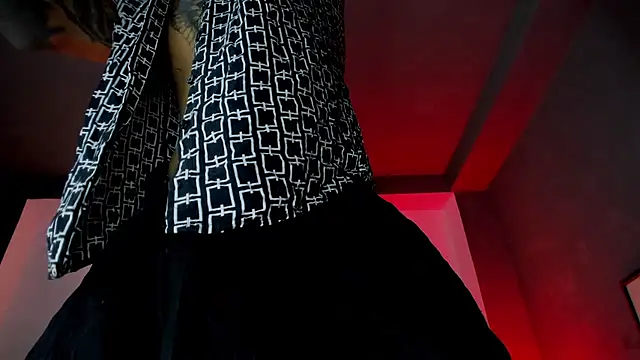 Travistanner 28 online show from 12/14/25, 04:34