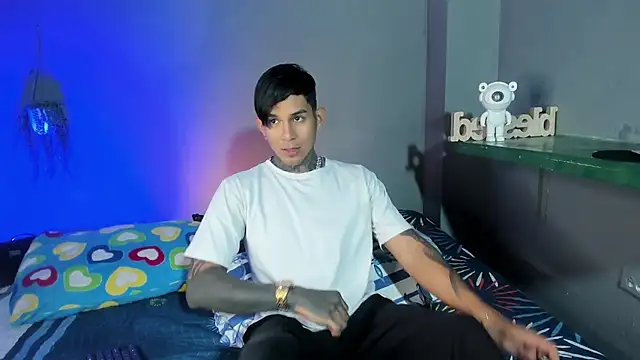 Travistanner 28 online show from 09/08/25, 11:15