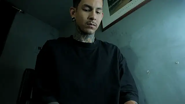 Travistanner 28 online show from 04/11/26, 06:54