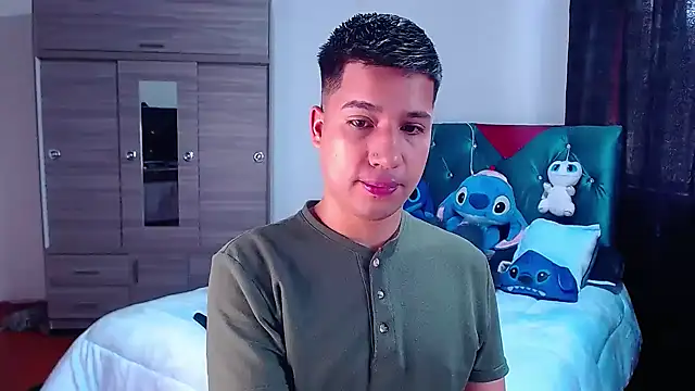 Snapshot of Randy_horny chatting on 04/06/26, 05:25 Randy horny online show from 04/06/26, 05:25