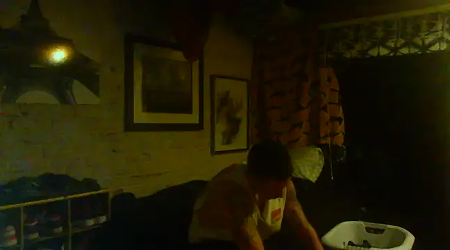 Snapshot of Gman143187 chatting on 02/15/25, 01:31 Gman143187 online show from 02/15/25, 01:31