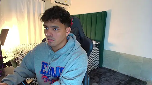 man dur07 online show from 12/22/25, 09:04