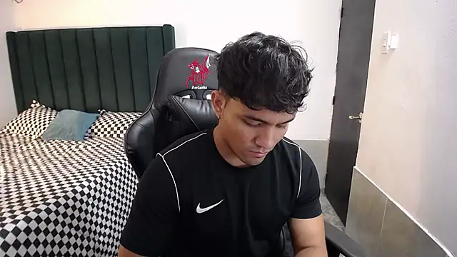 man dur07 online show from 10/24/25, 07:57