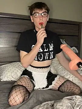 Snapshot of YourFavTwinkie chatting on 12/23/24, 06:55 YourFavTwinkie online show from 12/23/24, 06:55